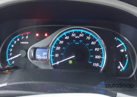 2014 Toyota Sienna Xle V6 8 Passenger z USA, uszkodzony, nr VIN 5TDYK3DC2ES457089